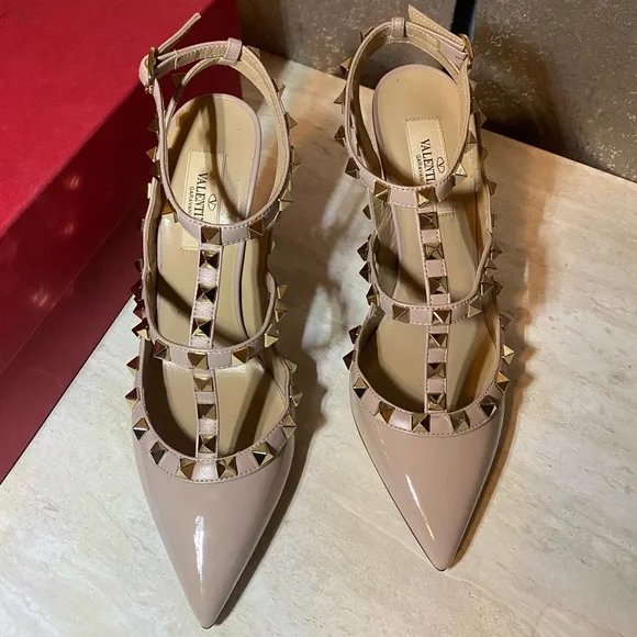 Blush Valentino Rockstud Patent Leather Heels - Picture 4 of 10